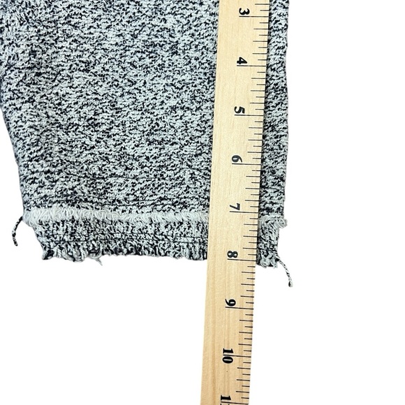 Ann Taylor Petite Gray Raw Hem Cropped Short Sleeve Blouse Women’s Size XXSP - Picture 13 of 13